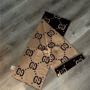 Gucci scarf